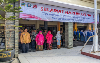 Upacara Hari Ibu ke 96 di SMA Negeri 2 Magelang